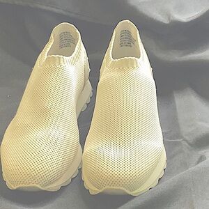 Brand new pair more like tennis shoes, but they’re more dressy shoe size 7 1/2